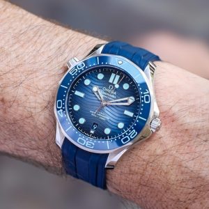 Replica Omgega Seamaster Diver 300M Summer Blue Watch Review